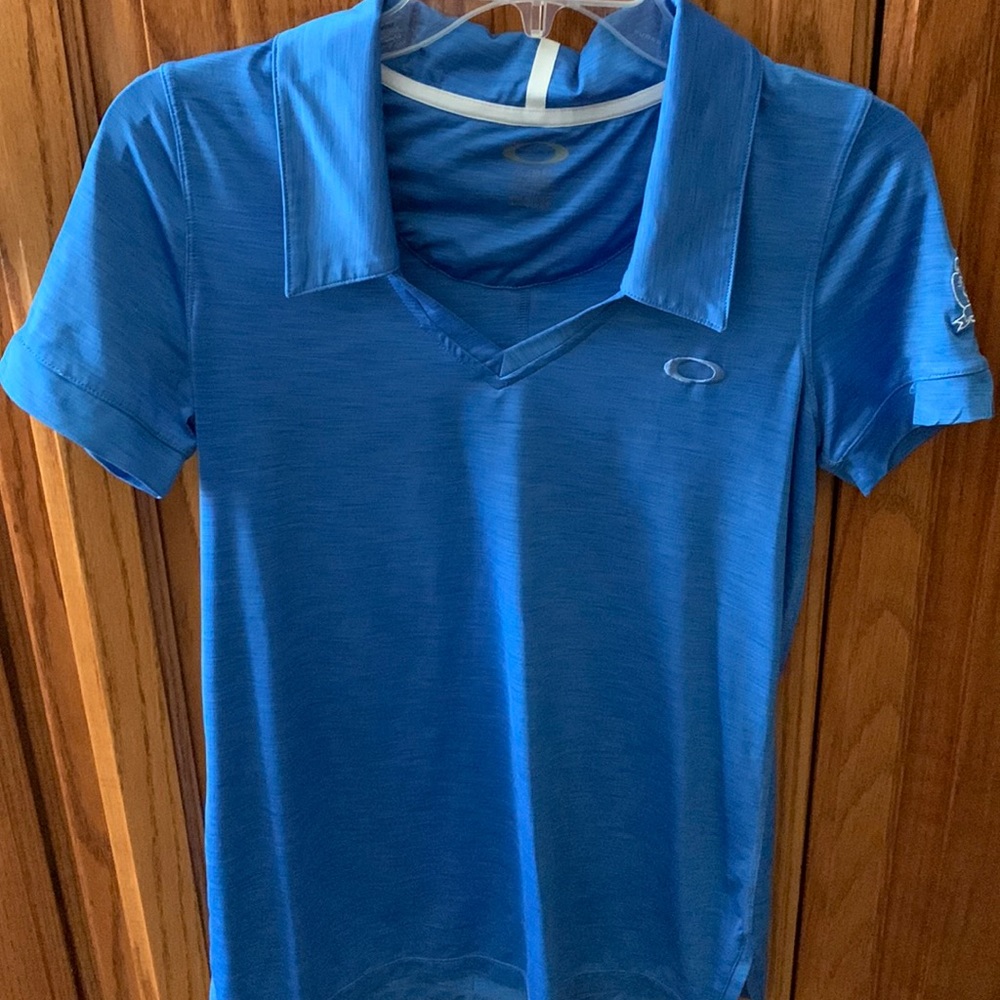 Oakley logo’ed Polo, Womens golf shirt. Sz small-gently used.